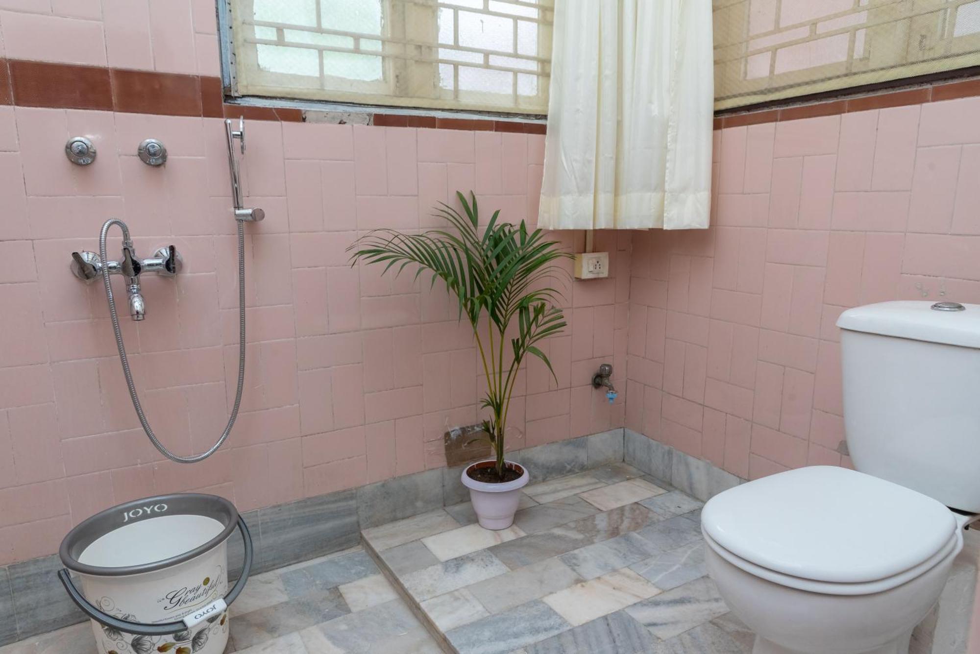 Bed and Breakfast The Urban Grandeur 1 Guwahati Zewnętrze zdjęcie