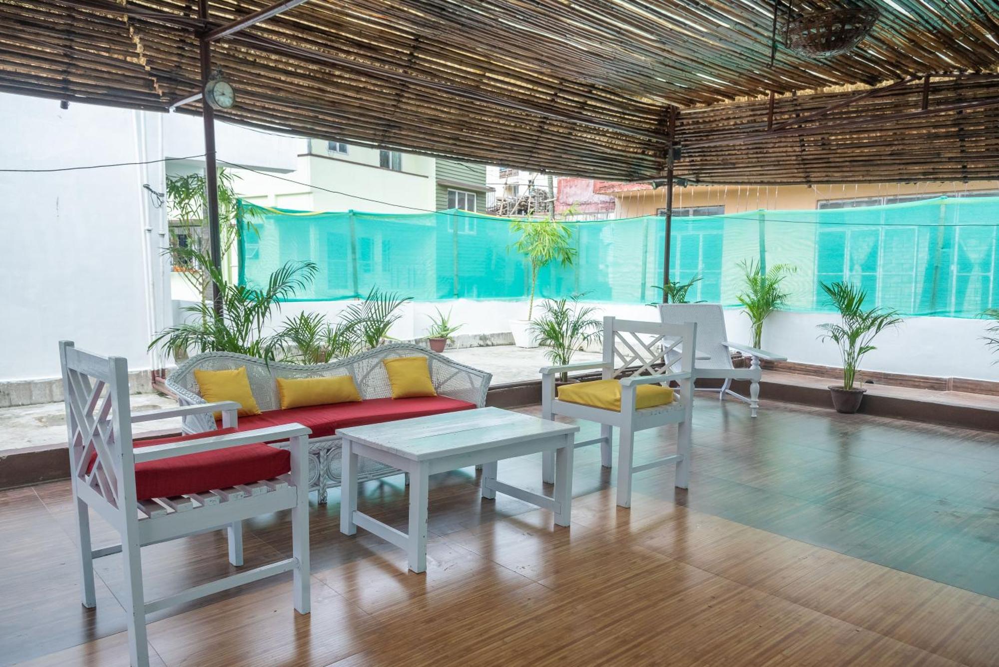Bed and Breakfast The Urban Grandeur 1 Guwahati Zewnętrze zdjęcie