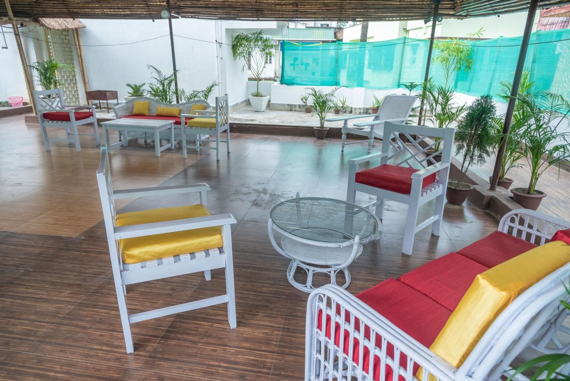 Bed and Breakfast The Urban Grandeur 1 Guwahati Zewnętrze zdjęcie