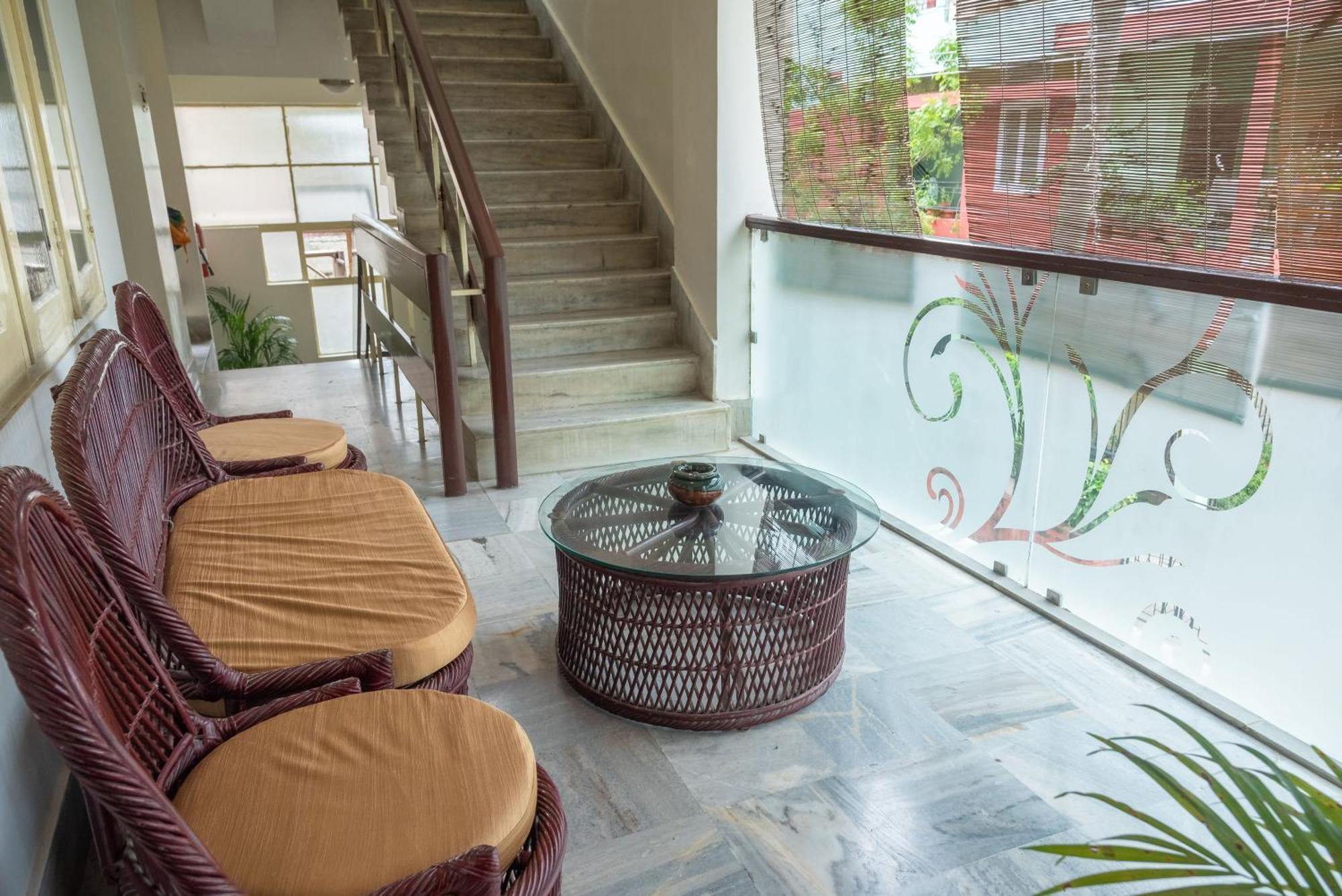 Bed and Breakfast The Urban Grandeur 1 Guwahati Zewnętrze zdjęcie